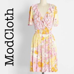 New ModCloth Marvelous Flower Medley Surplice Dress Size Small
